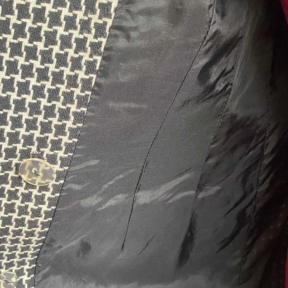 Vintage East West ApparelBlack & White Patterned Double-Breasted Women's Blazer - Picture 8 of 9